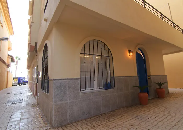 Mara\'S Apartments Torremolinos La Mar - Beachfront Tiny House - Bajondillo