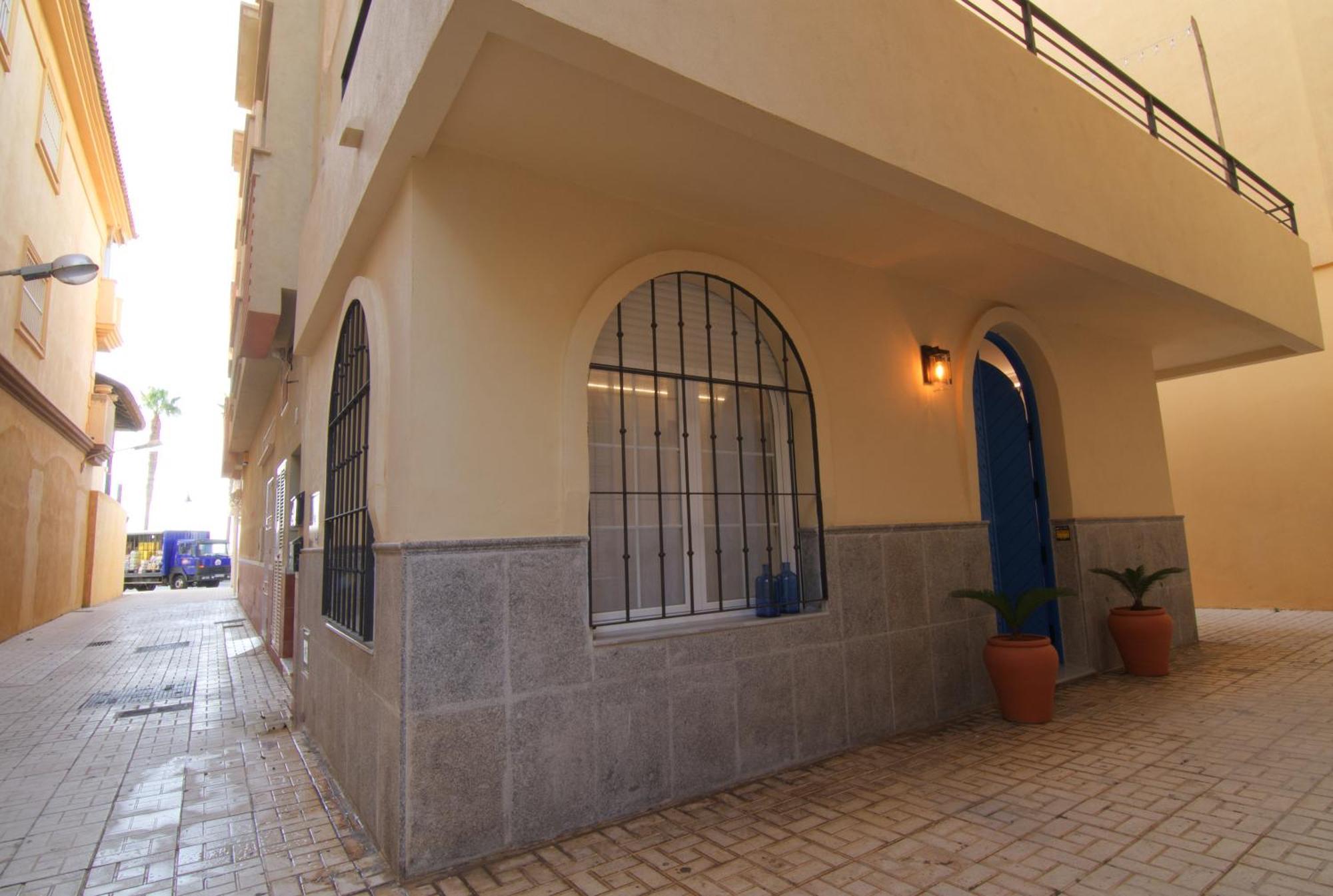 Mara's La Mar - Beachfront Tiny House - Bajondillo Torremolinos