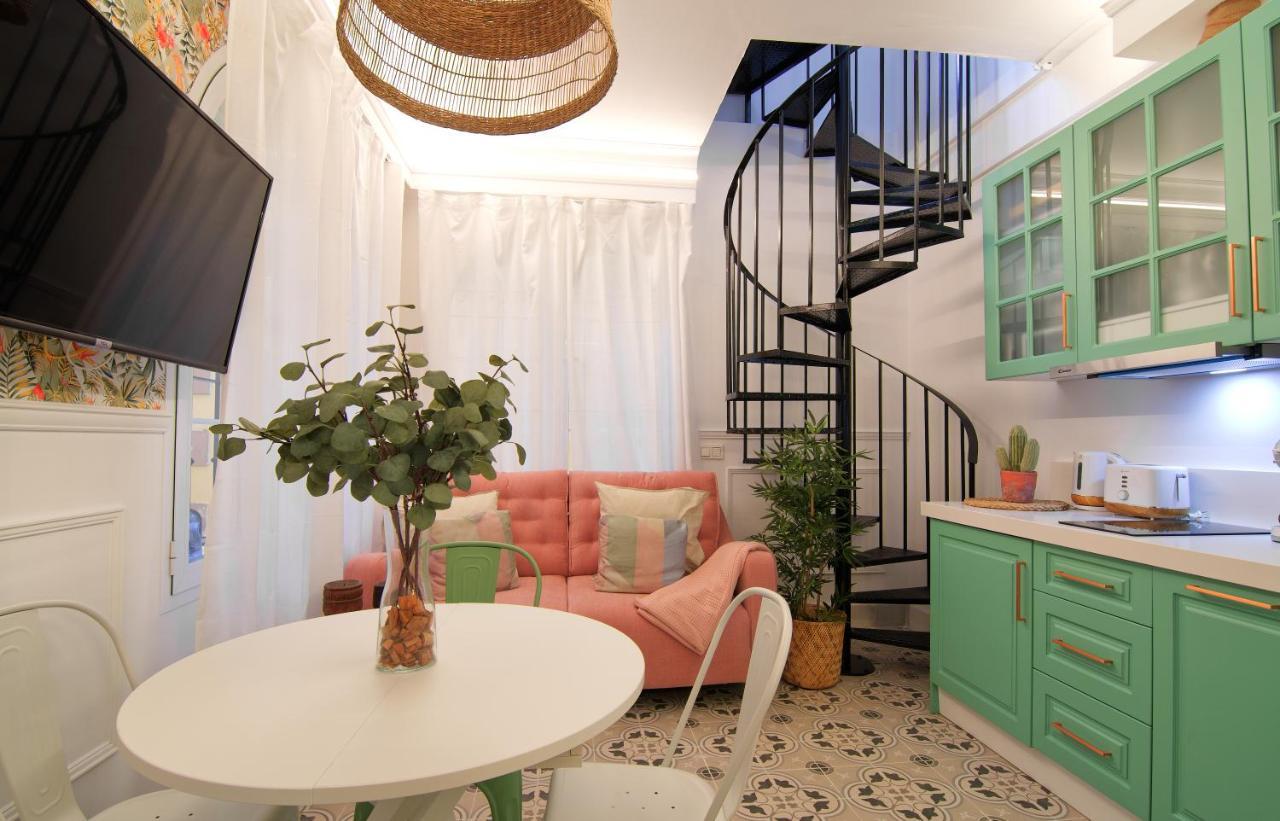 Mara's La Mar - Beachfront Tiny House - Bajondillo Apartment Torremolinos