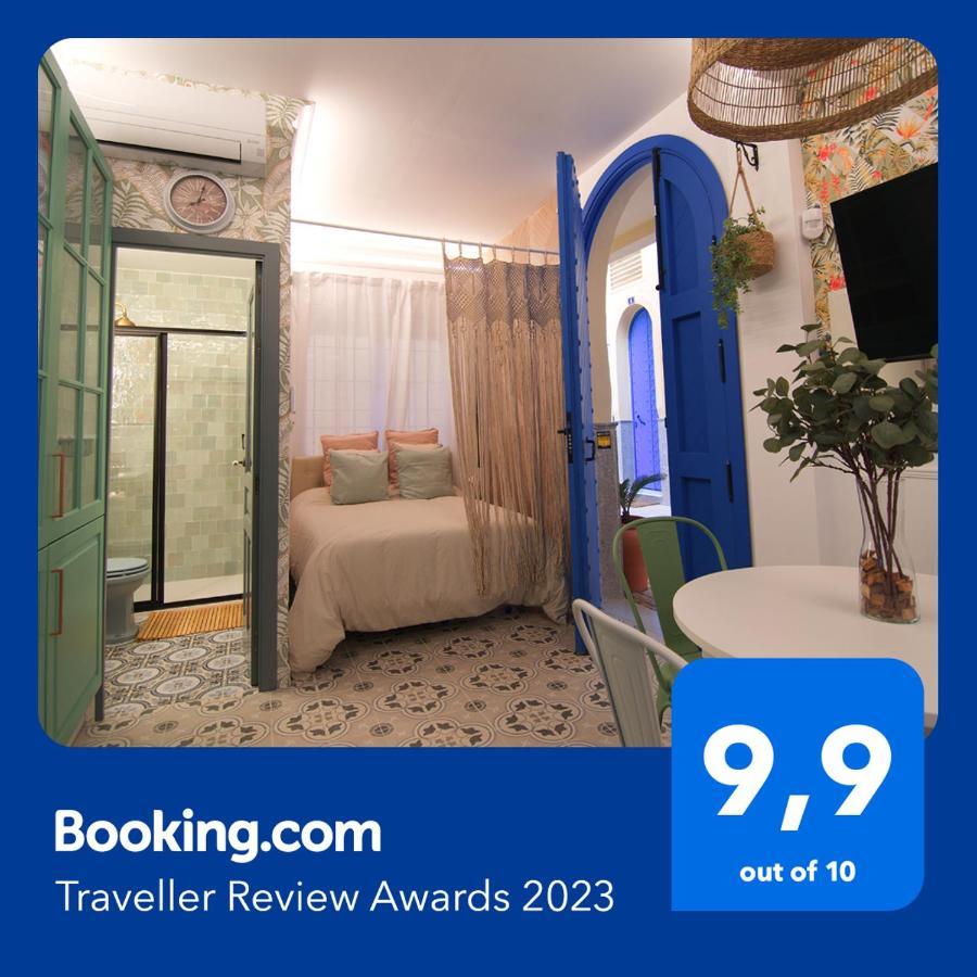Mara's La Mar - Beachfront Tiny House - Bajondillo Apartment